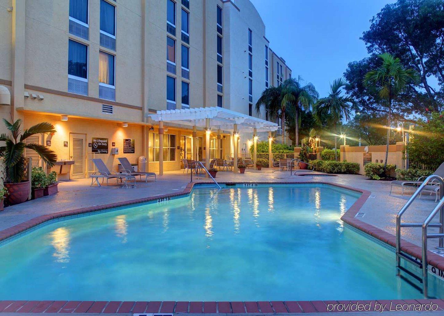 Hampton Inn Pembroke Pines Exterior foto