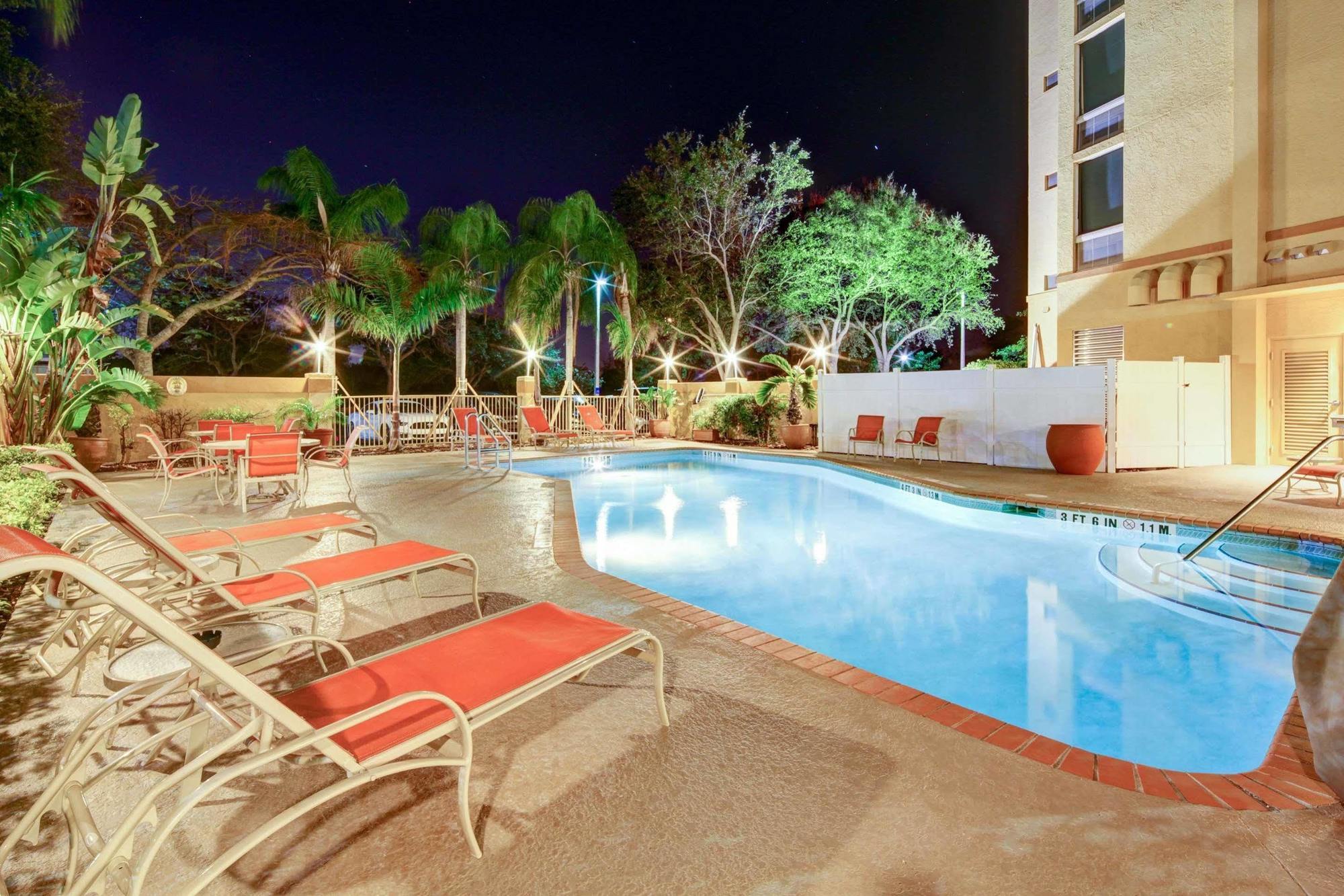 Hampton Inn Pembroke Pines Exterior foto